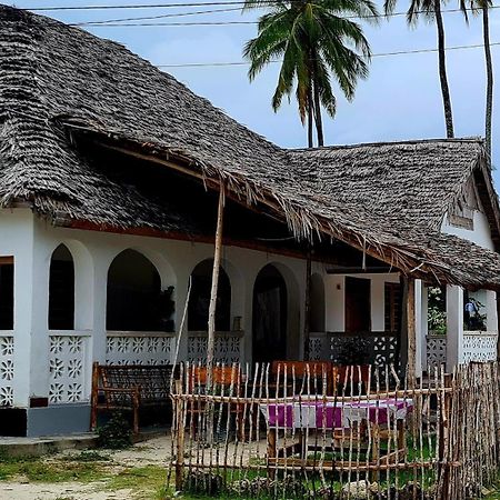 فندق Afrobukuu House باجي المظهر الخارجي الصورة